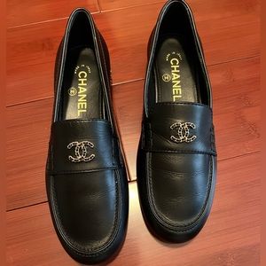 Chanel Loafers sz: 37 1/2